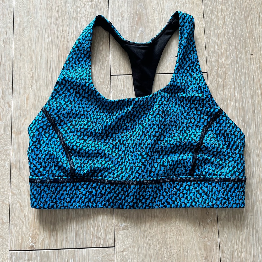 Lululemon sports bra
